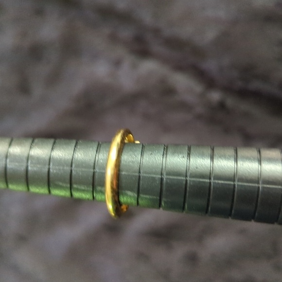 Avon Vintage Gold Tone Peridot Birthstones (August) Ring w/Sizer Size 4 - Picture 5 of 6